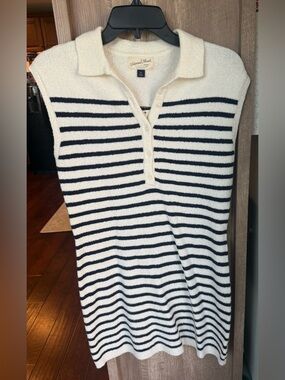 Universal Thread Cream and Navy Striped Sleeveless V-Neck Sweater Dress, NWT